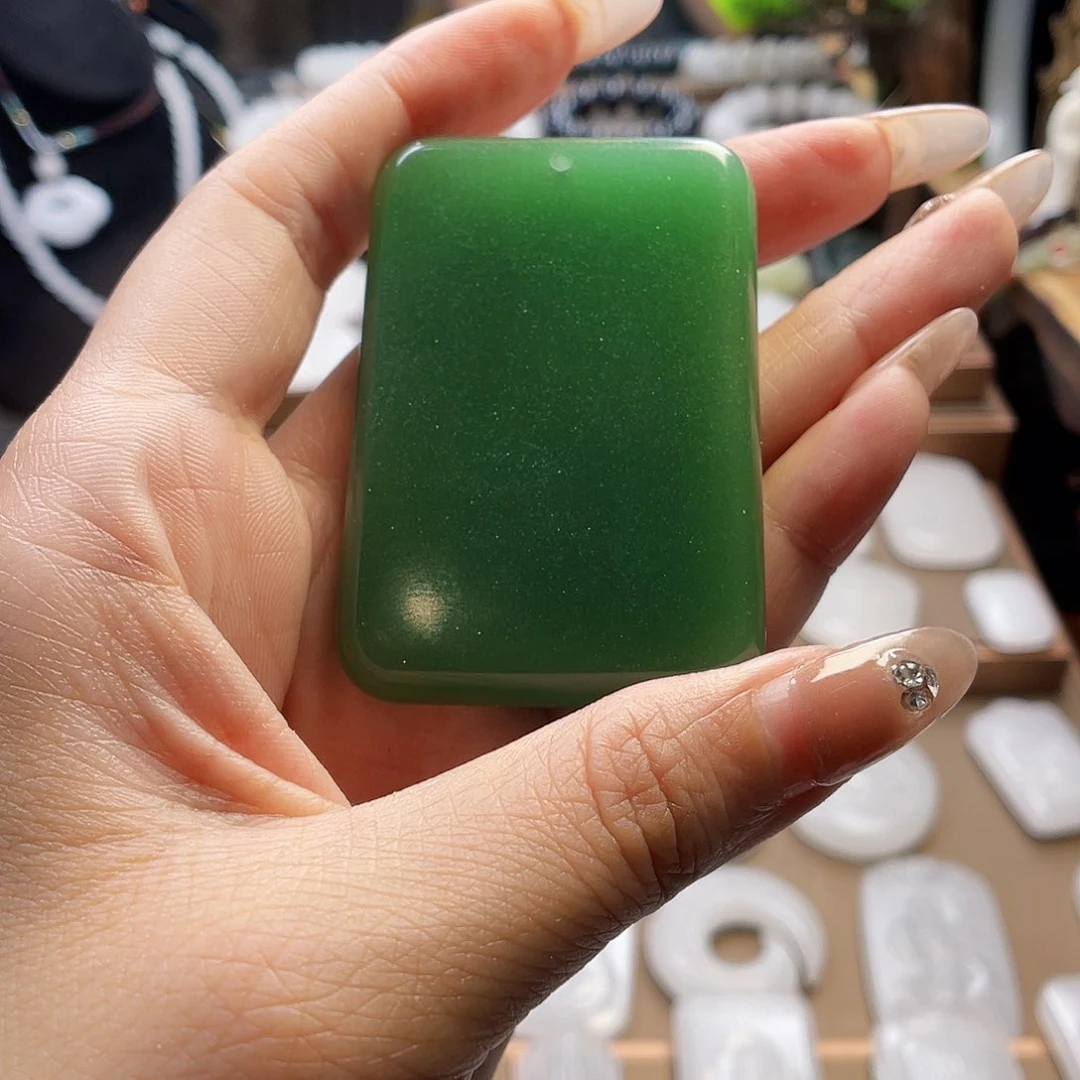 东陵石未镶嵌颈饰黄*