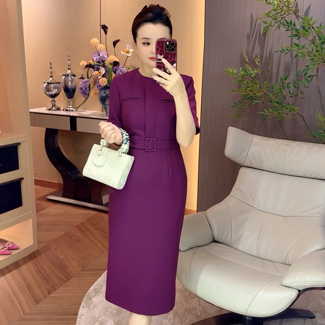 唯伊公馆夏季新款女时尚通勤简约圆领显瘦腰带连衣裙98591