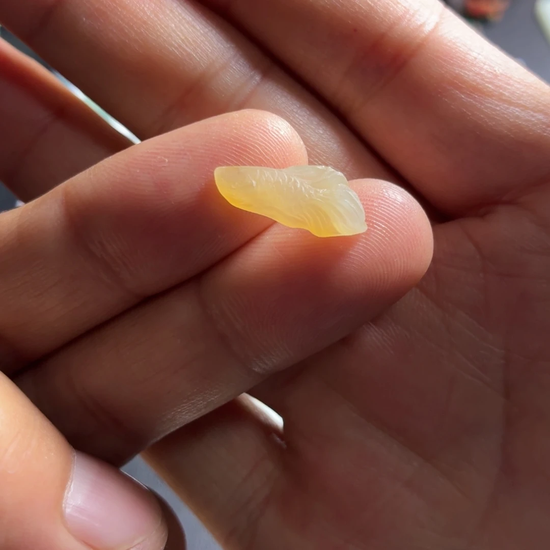 定制翡翠未镶嵌鱼