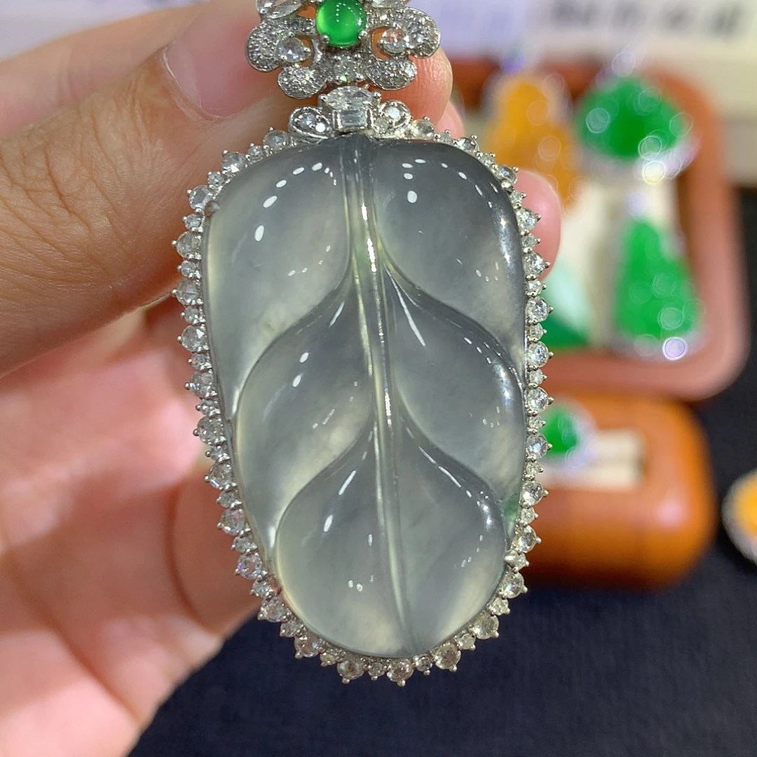 翡翠18K金镶嵌吊坠(不含链)叶子