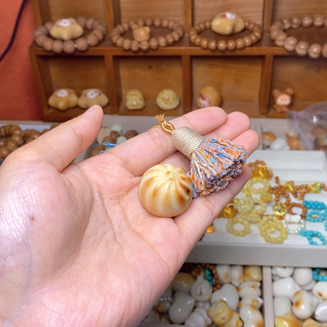 手串猴头核桃包子，小金流苏