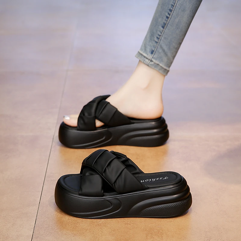 厚底增高凉拖鞋女外穿夏季新款高级感交叉爆款洋气拖鞋2025年新品