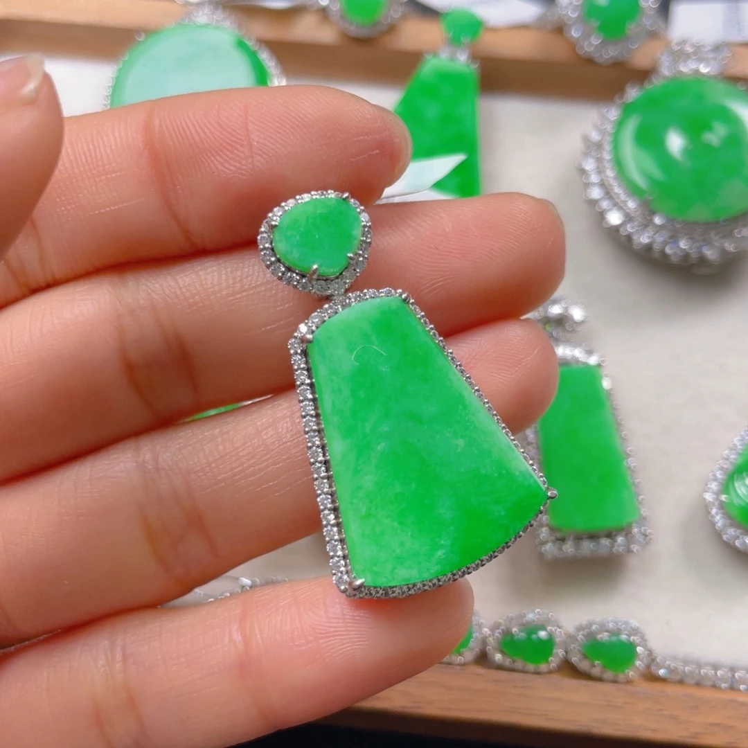 翡翠颈饰银S925镶嵌翡翠