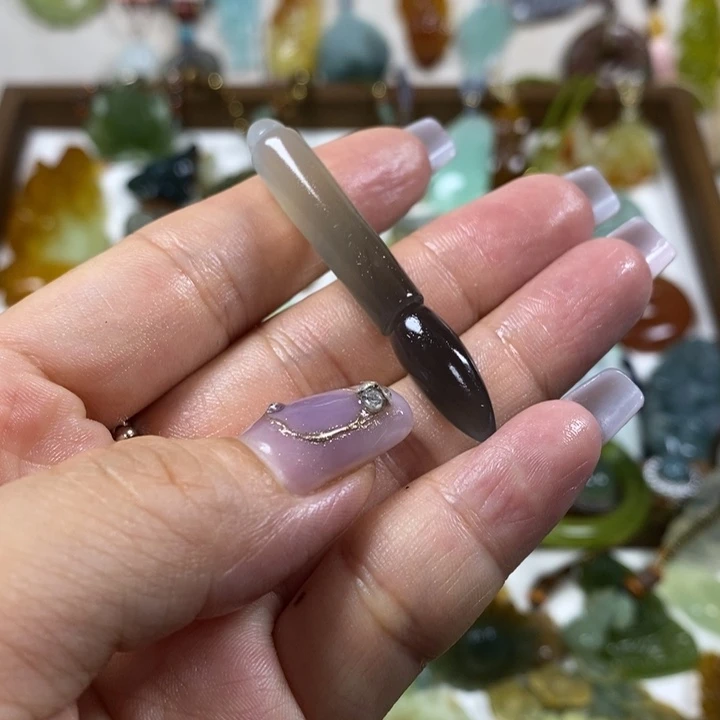 蛇纹石玉未镶嵌吊坠