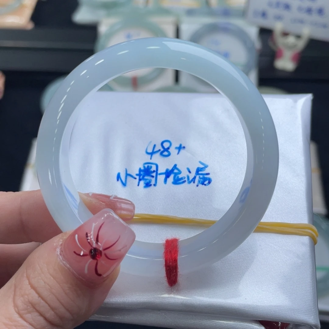 翡翠手镯未镶嵌堆*翡翠手镯