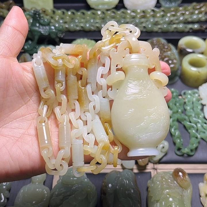 玉***售和田玉未镶嵌挂件