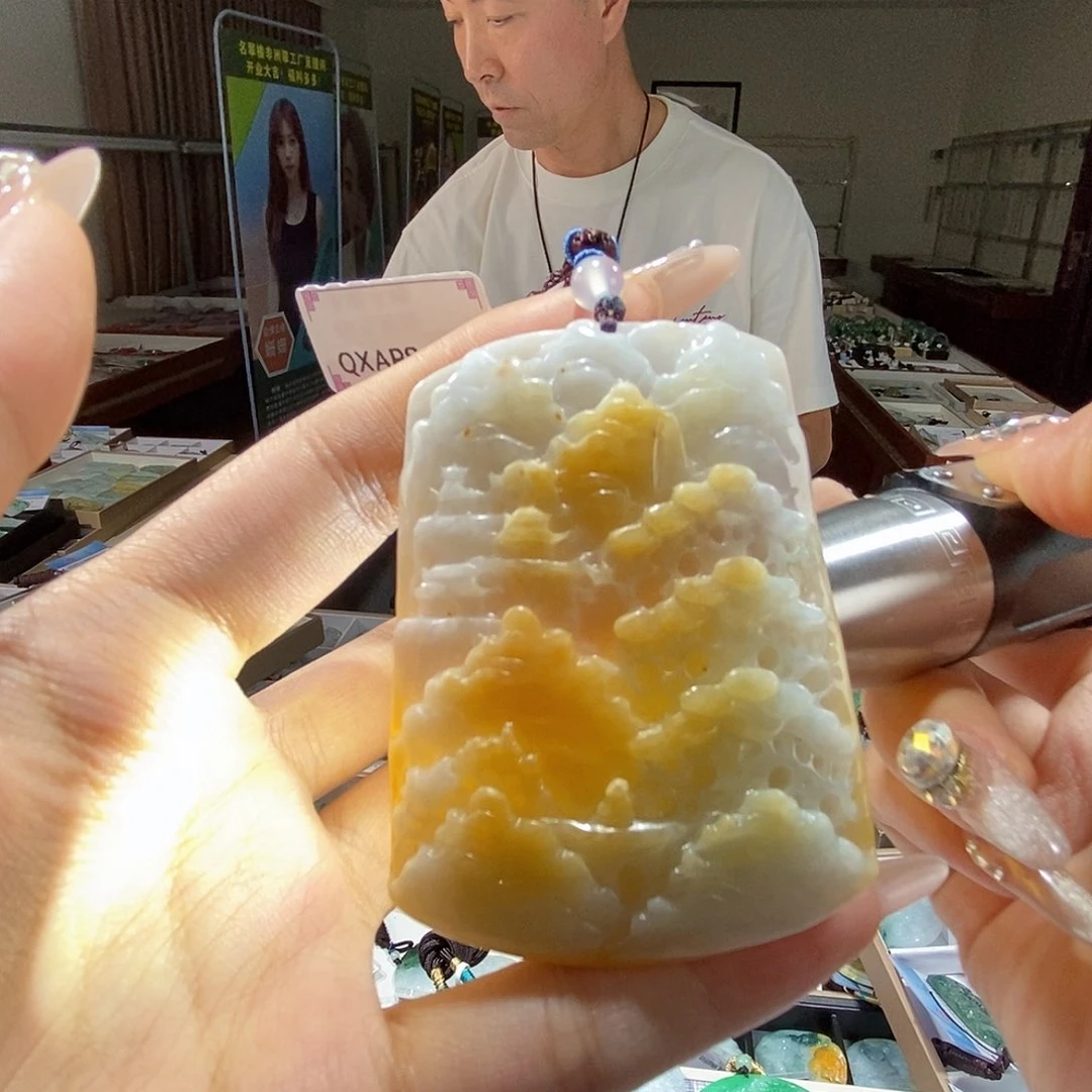 翡翠未镶嵌颈饰翡翠
