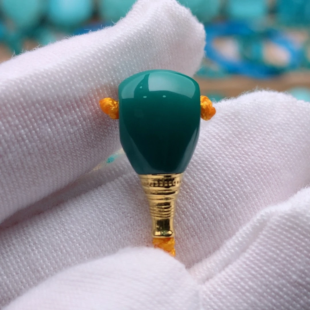 18K金镶嵌绿松石珠宝奇石