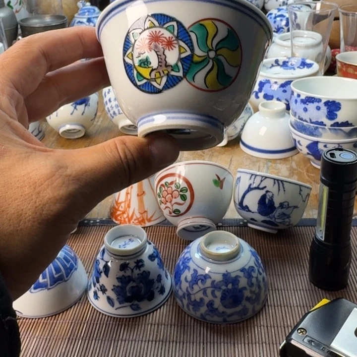 青花瓷器杯子茶壶