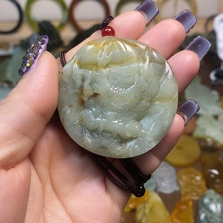 蛇纹石玉吊坠未镶嵌