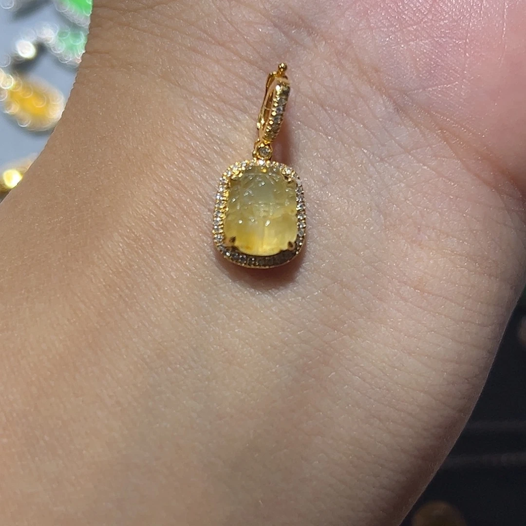 茜***翡翠18K金镶嵌颈饰