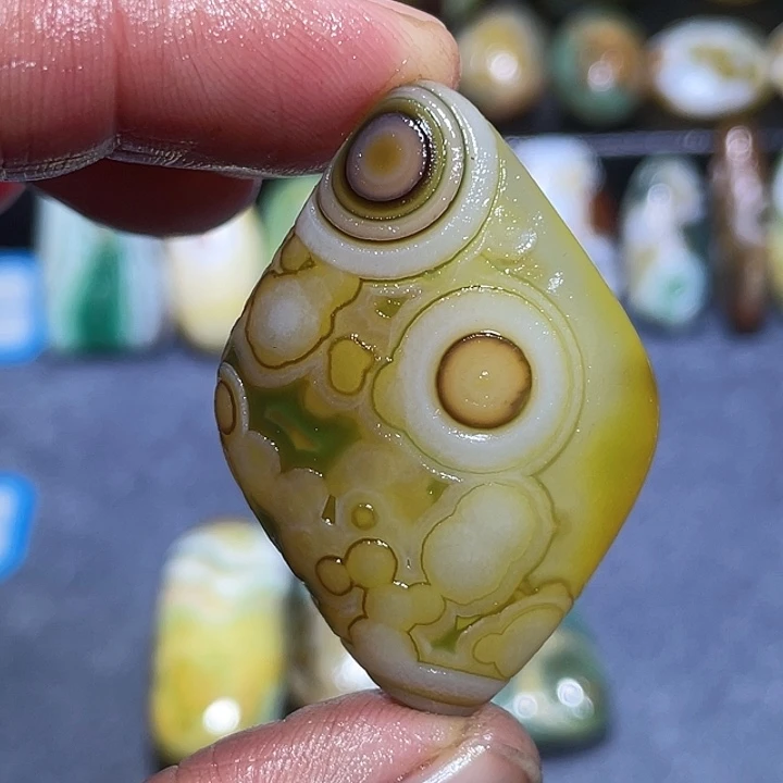 玛瑙/玉髓未镶嵌珠宝奇石