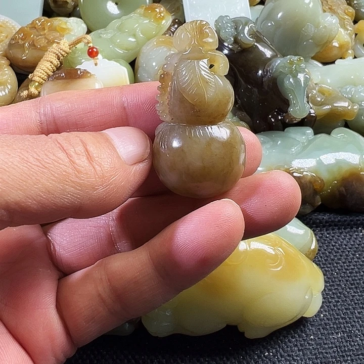 和田玉未镶嵌吊坠(不含链)