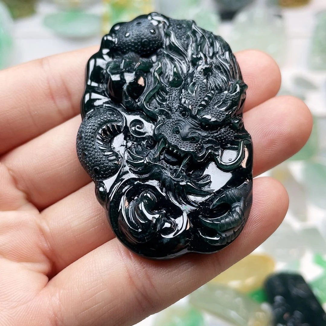 翡翠颈饰未镶嵌龙