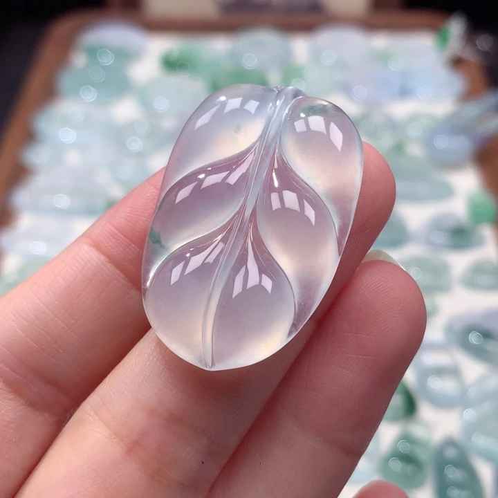 翡翠未镶嵌颈饰高冰飘花大叶子