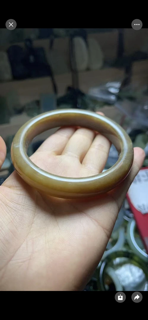 天然和田玉手镯一个64口径