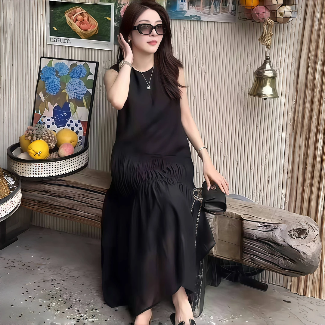 法式赫本风黑色无袖连衣裙女夏2025新款高级感时尚简约显瘦小黑裙
