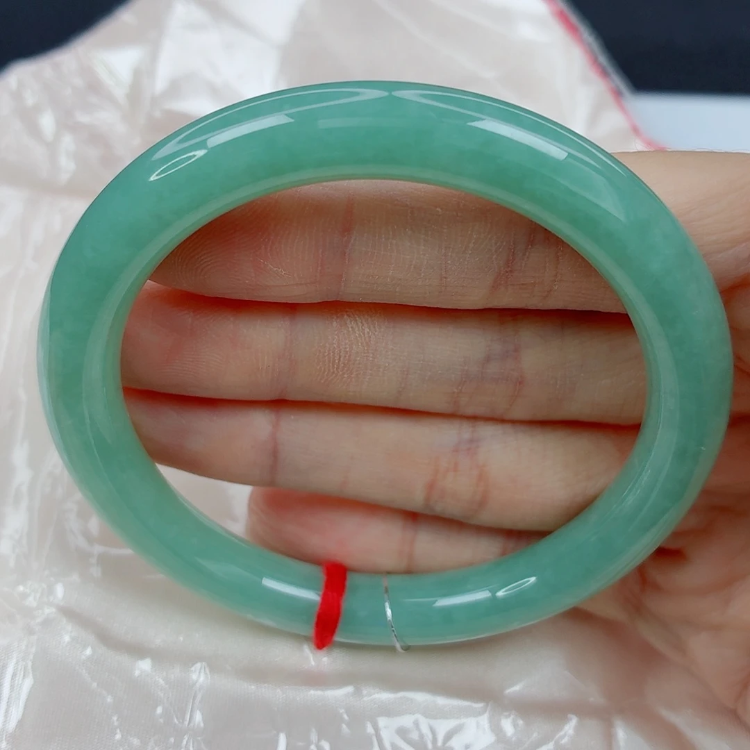 翡翠未镶嵌手镯57.6小圆条，满绿，完整，036