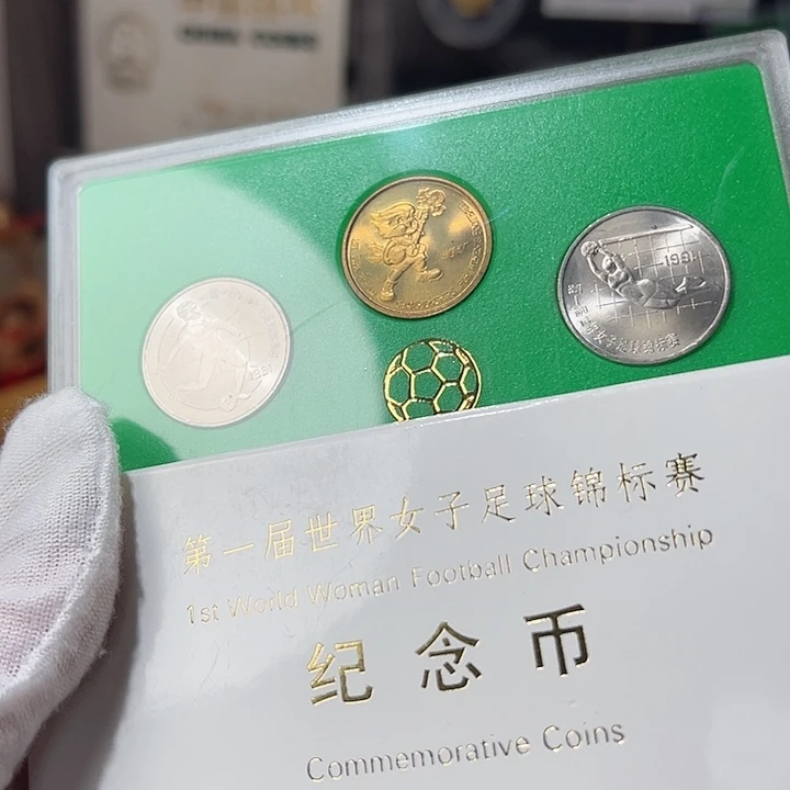 其他普通金属女足人行原装套装，，，，，