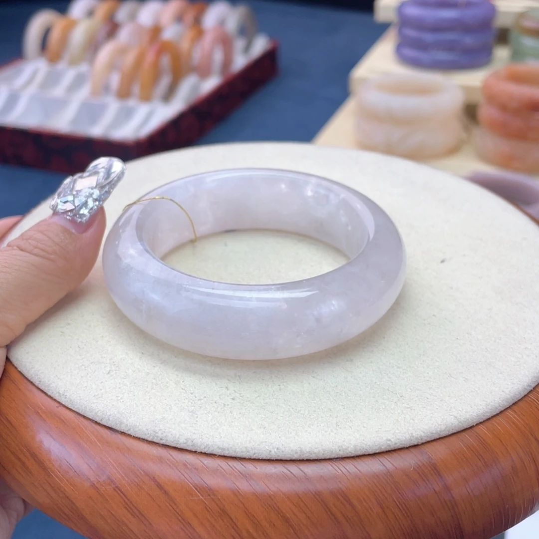 语***蝶石英质玉未镶嵌手镯