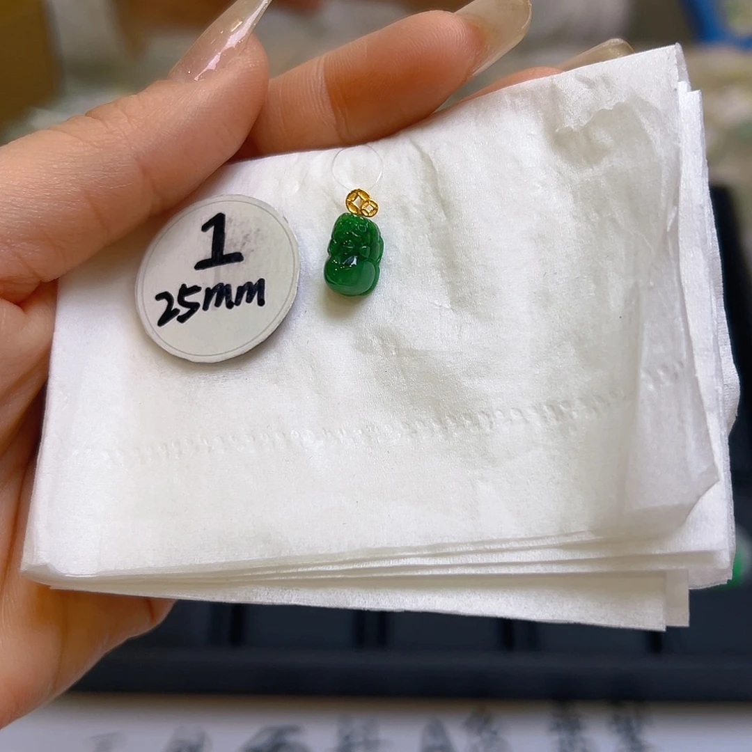 翡翠颈饰18K金镶嵌翡翠