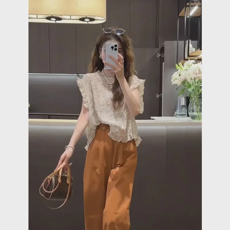 2025夏季简约单排扣碎花木耳边飞飞袖小衫+九分休闲裤套装女