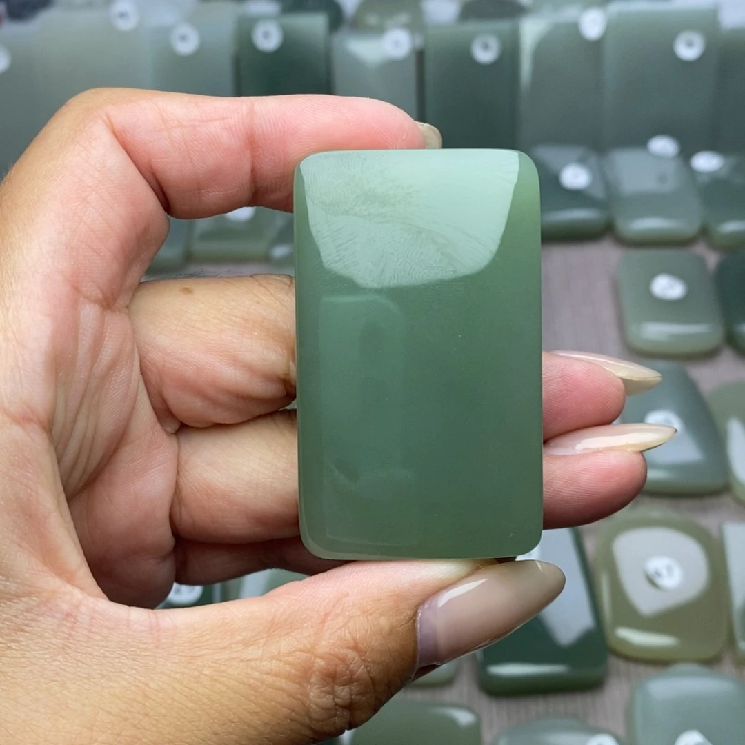 老***瓷和田玉未镶嵌颈饰