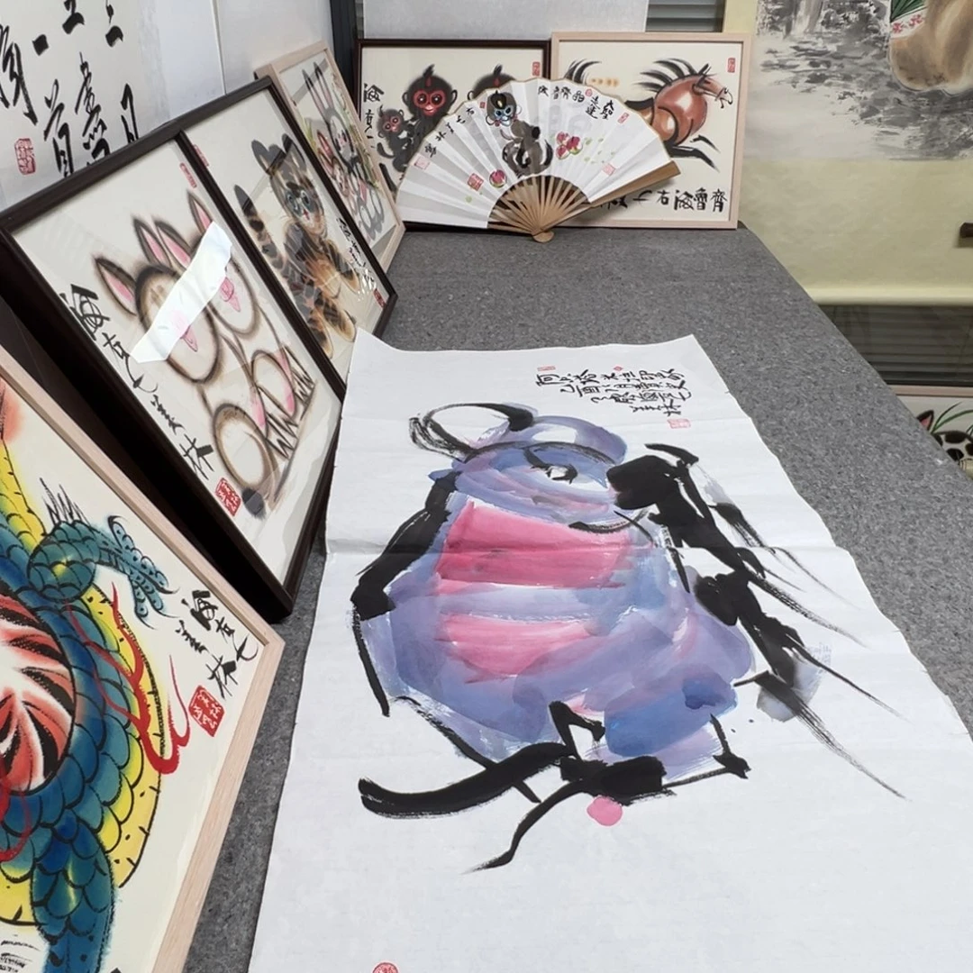 M***M咕咚咕咚的吃了一个