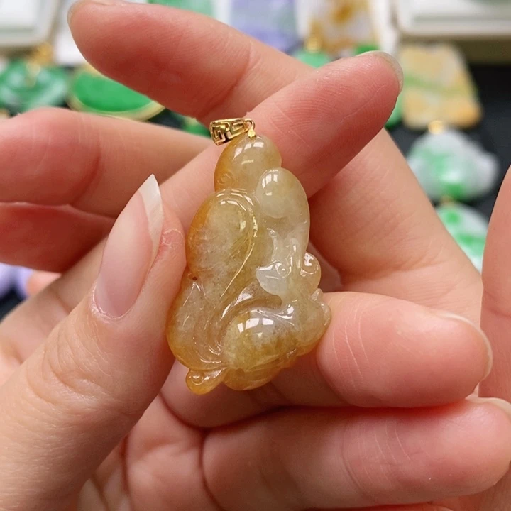 翡翠颈饰未镶嵌吊坠