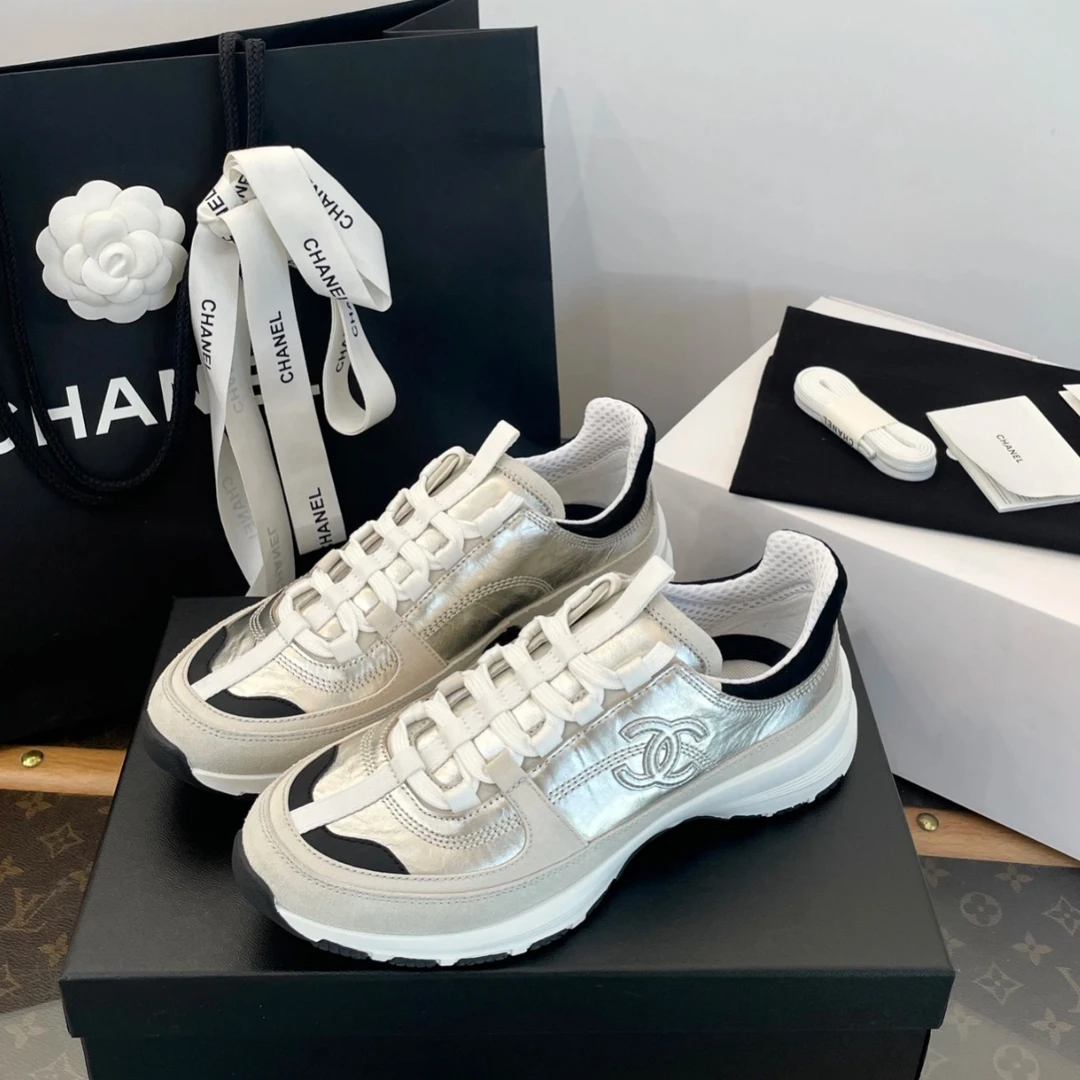 未使用 Chanel/香奈儿 25A经典黑拼运动鞋37码