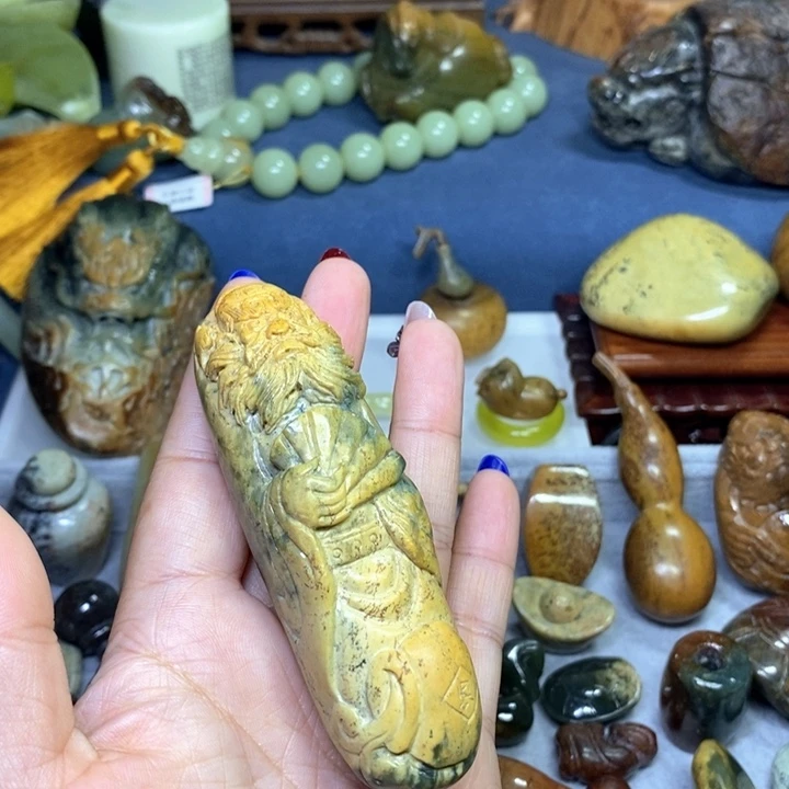 岫岩河磨玉（透闪石质玉）把件未镶嵌