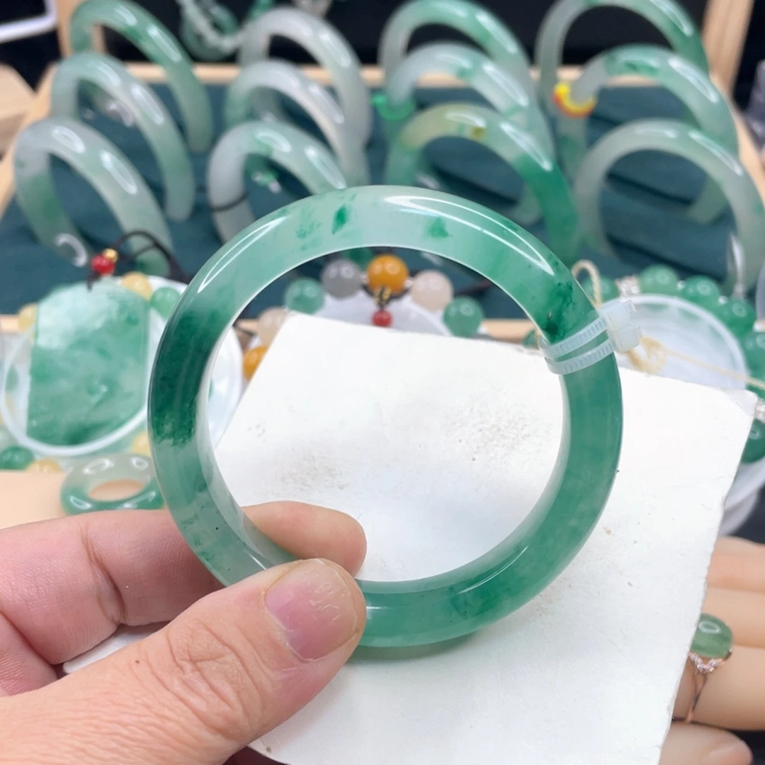 石英质玉未镶嵌手镯