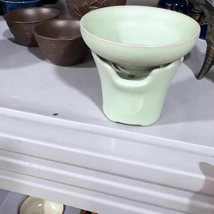 主人杯一个，瓷。品茗