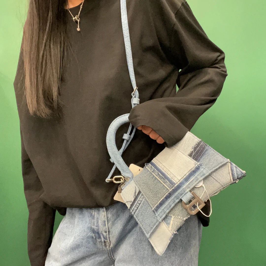 95新 Balenciaga/巴黎世家 【KK】 77 1299 牛仔丹宁沙漏斜挎包