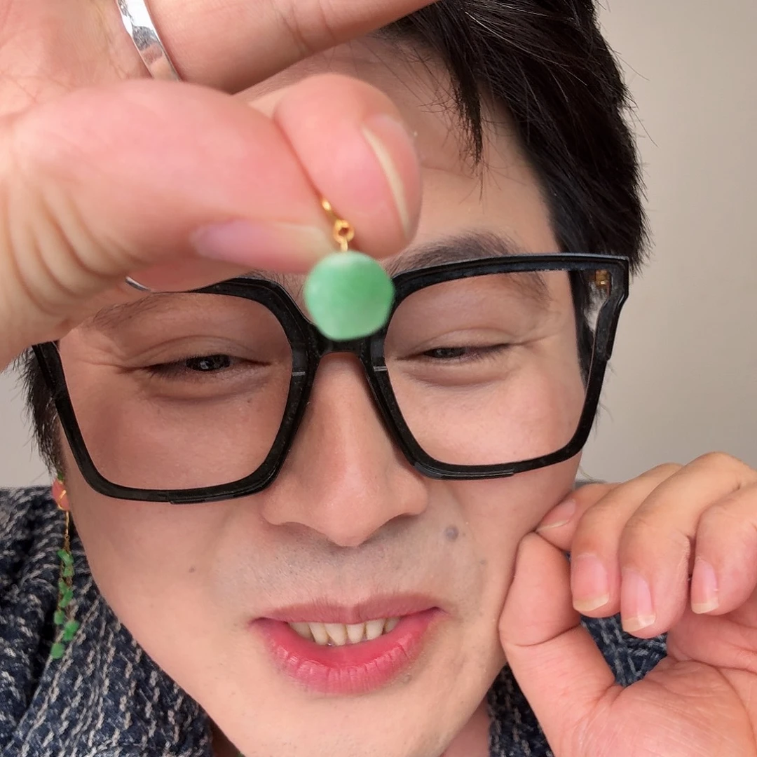 翡翠18K金镶嵌颈饰一件