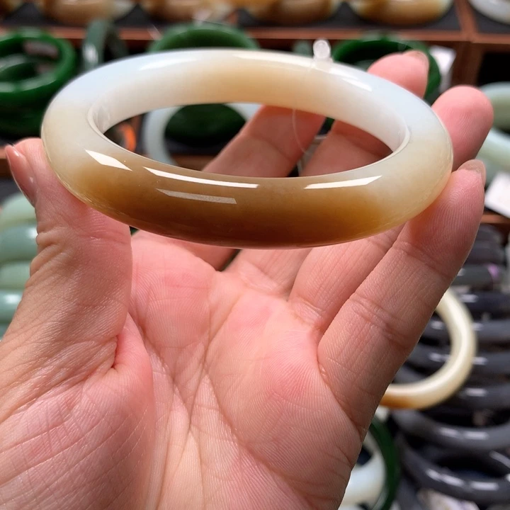 【闪购商品】未镶嵌手镯和田玉