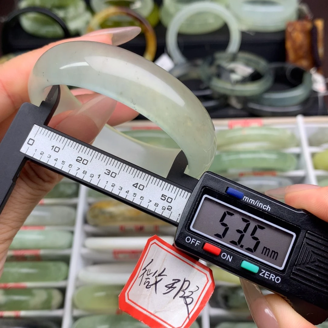 蛇纹石玉未镶嵌手镯841