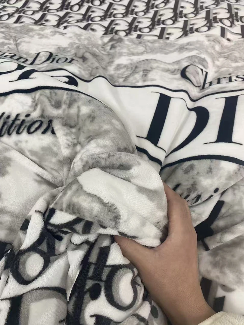 老板推荐-小迪加厚石墨烯被子150*200