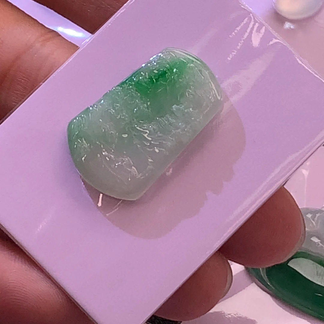 颈饰未镶嵌翡翠挂件