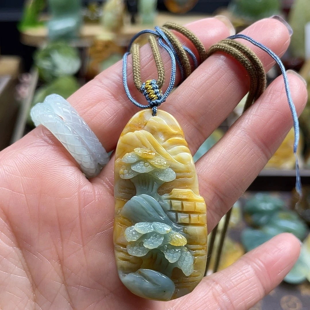 蛇纹石玉颈饰未镶嵌茗花玉山水