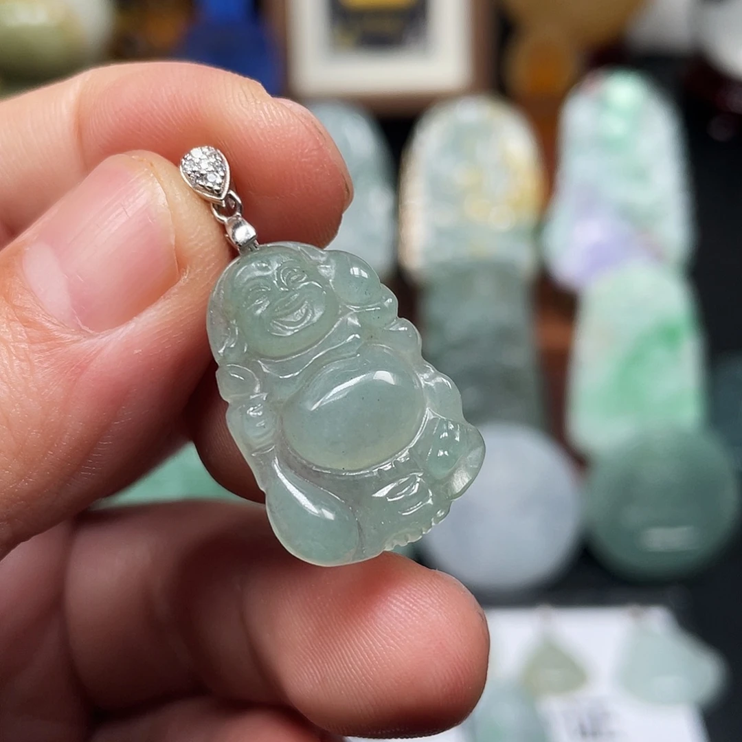 翡翠未镶嵌颈饰布袋佛