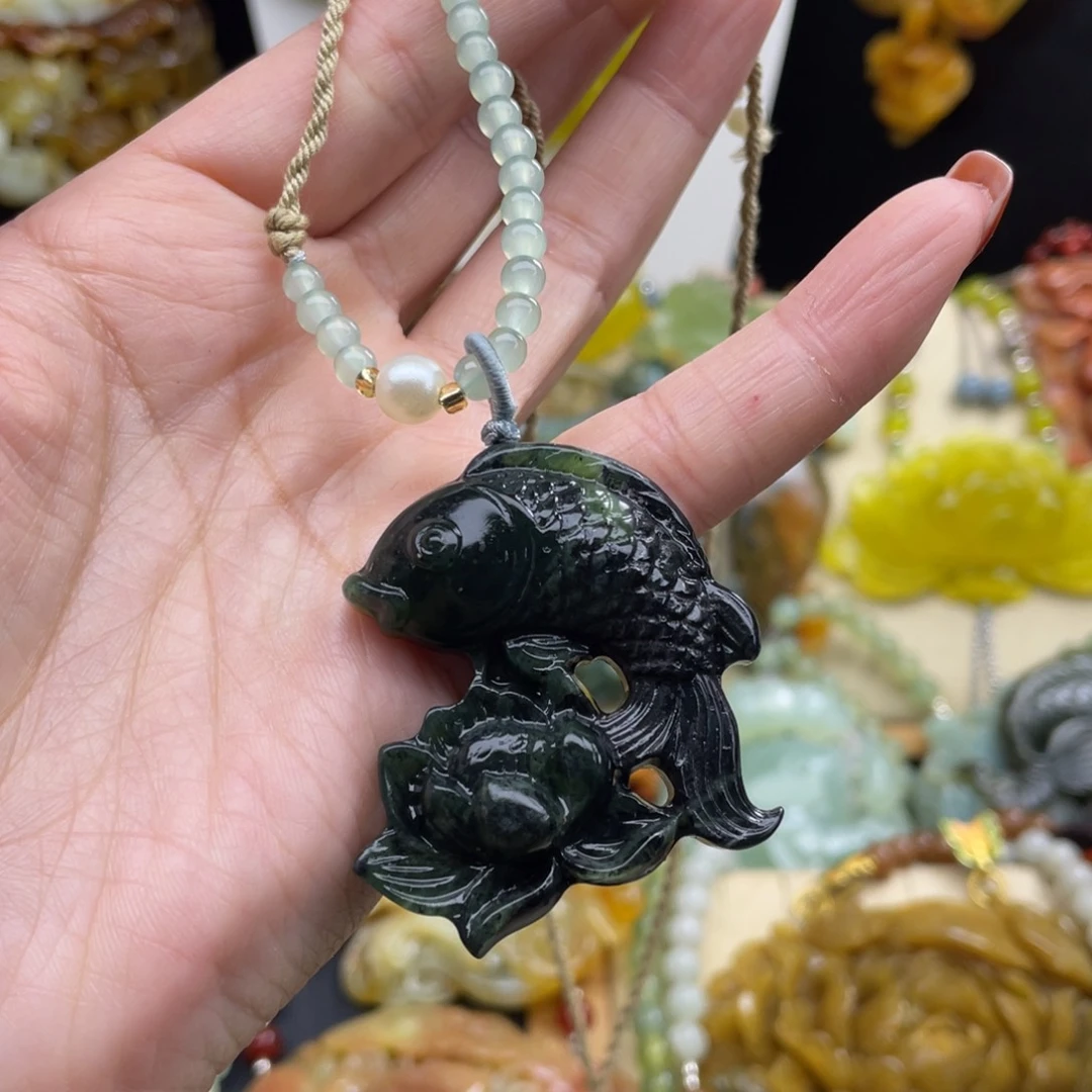 未镶嵌蛇纹石玉颈饰
