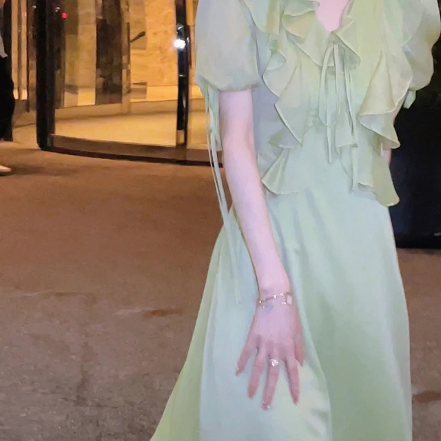 浪漫精致小女人荷叶边泡泡袖显瘦连衣裙YSGYH-XXX-VIS 10739
