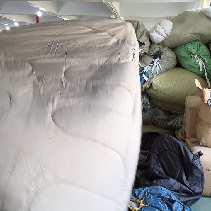 织物绿色睡袋单人