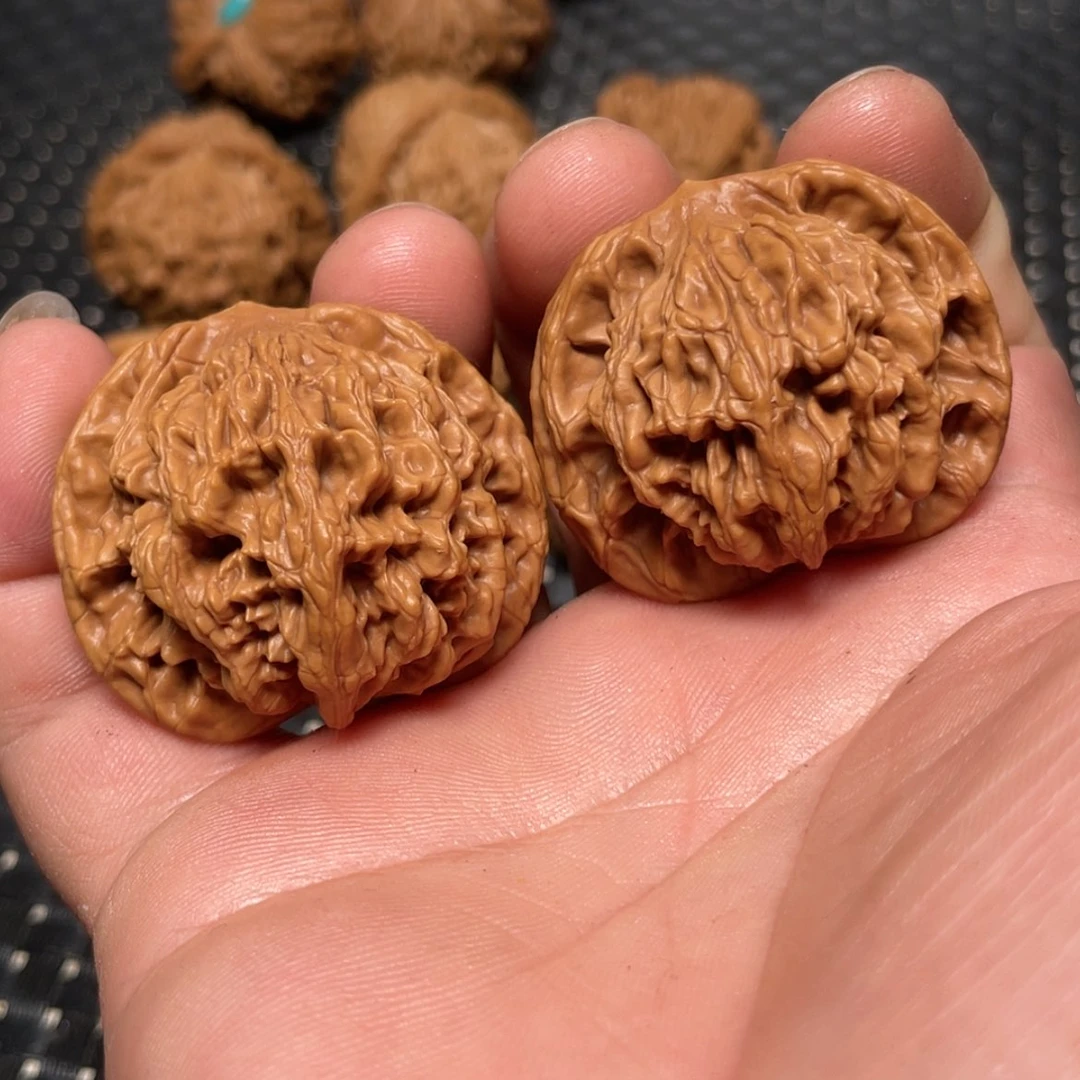 【闪购商品】文玩核桃把件40特价狮虎兽