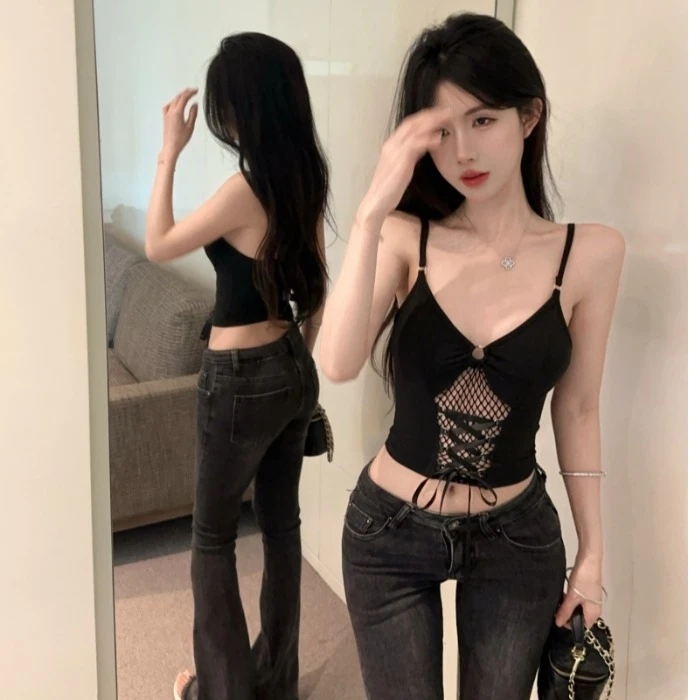 性感辣妹镂空网格上衣女设计感绑带露背吊带外穿时尚露脐短款背心