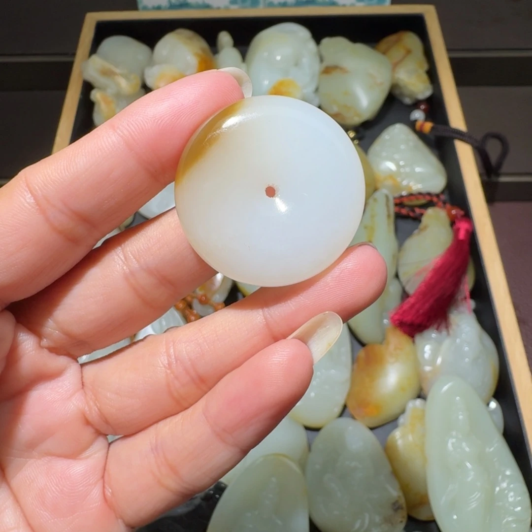 和田玉未镶嵌吊坠(不含链)