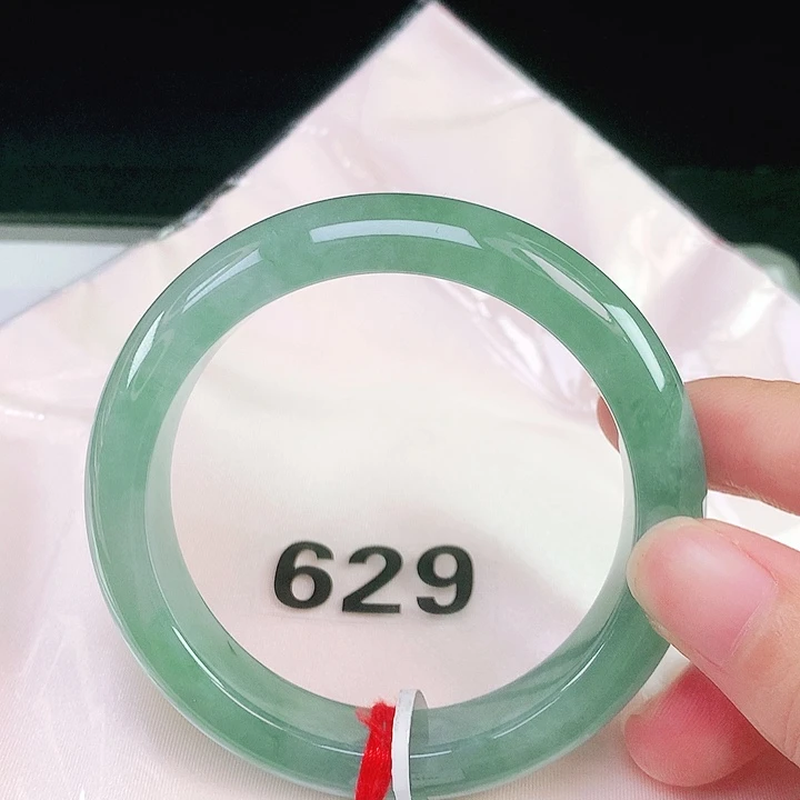 翡翠未镶嵌手镯翡翠手镯