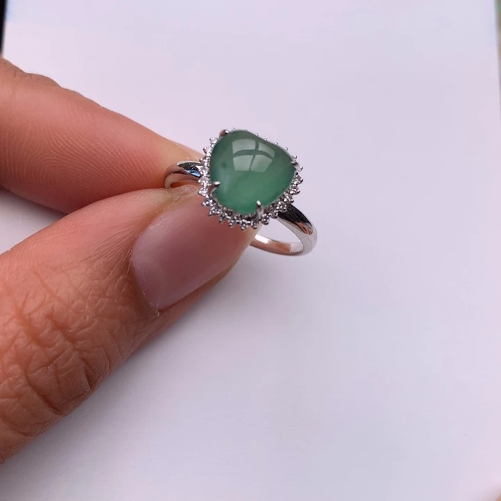 翡翠18K金镶嵌戒指翡翠戒指