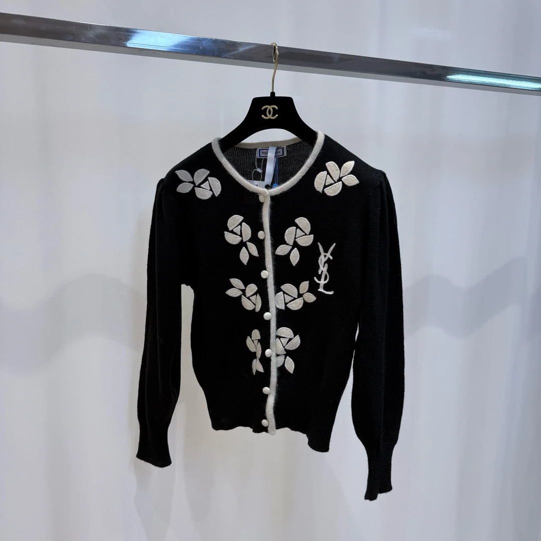 99新 YSL/圣罗兰 黑色毛衣 38码 03053